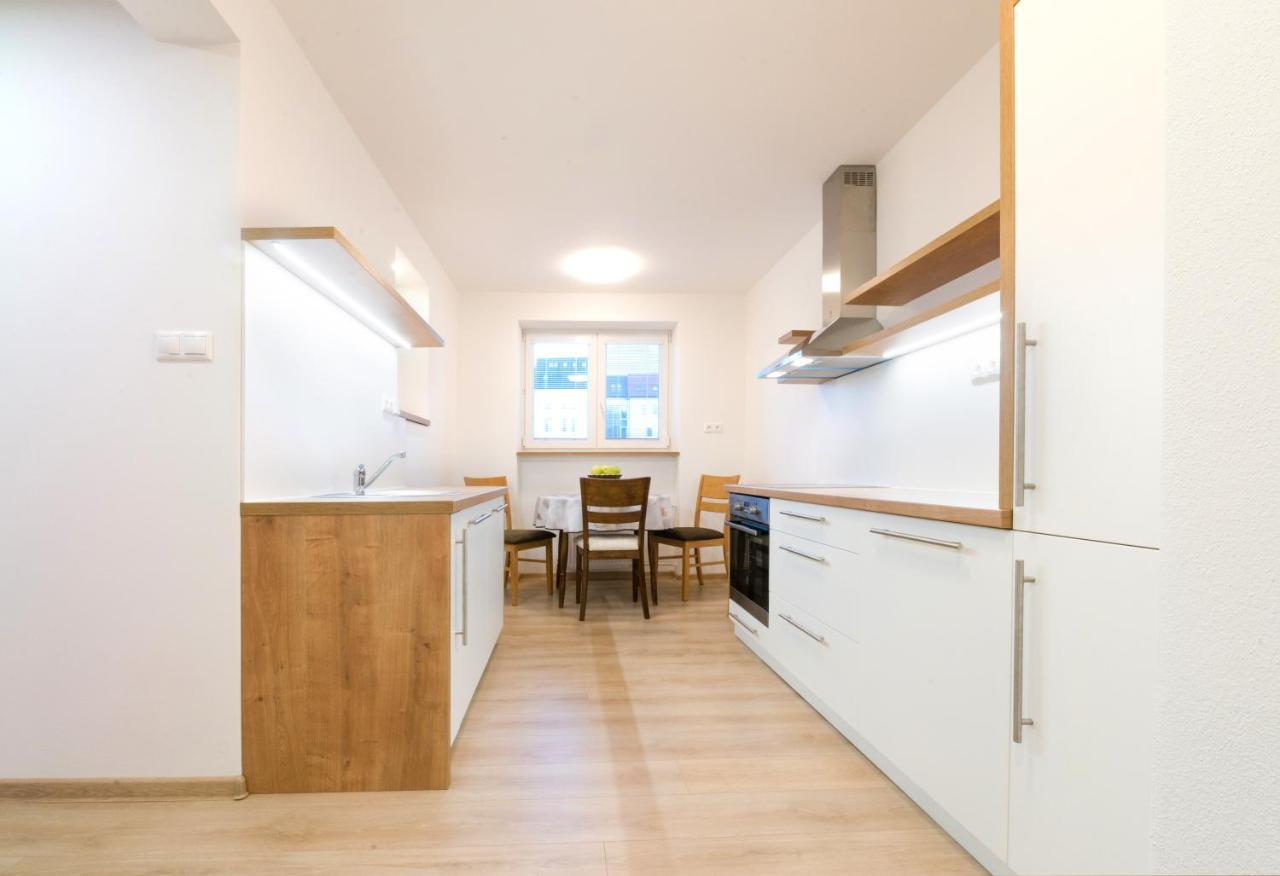 Apartman Razusa Centrum Banská Bystrica Extérieur photo