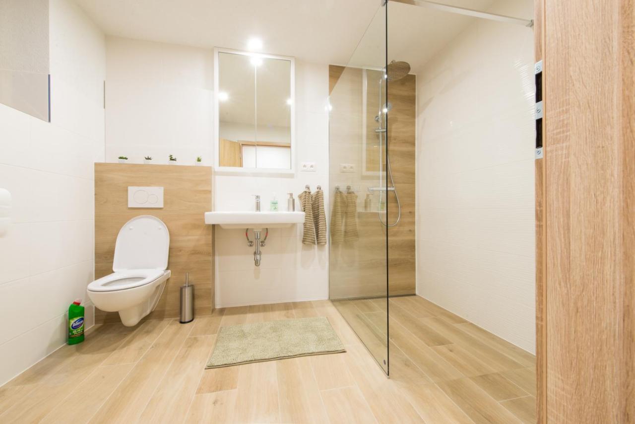 Apartman Razusa Centrum Banská Bystrica Extérieur photo